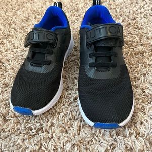 Nautica boy sneakers in size 12